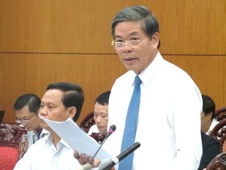 Bộ[-]trưởng[-]TN&MT[-]Nguyễn[-]Minh[-]Quang[-]giải[-]trình[-]về[-]"bôi[-]trơn"[-]trong[-]cấp[-]sổ[-]đỏ